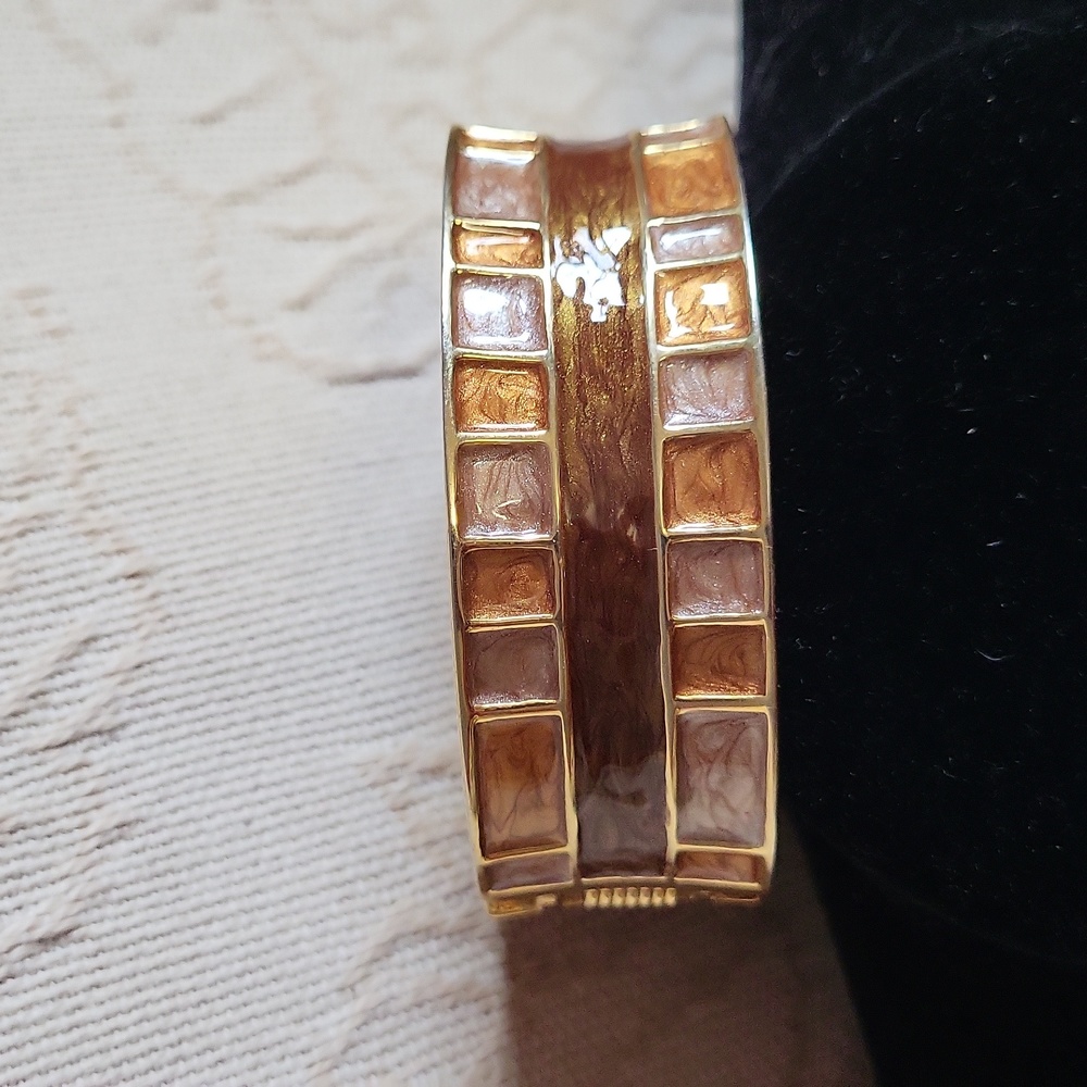 Vintage 1980s Enamel Clamper Bangle With Wavy Stripes of Chocolate Brown